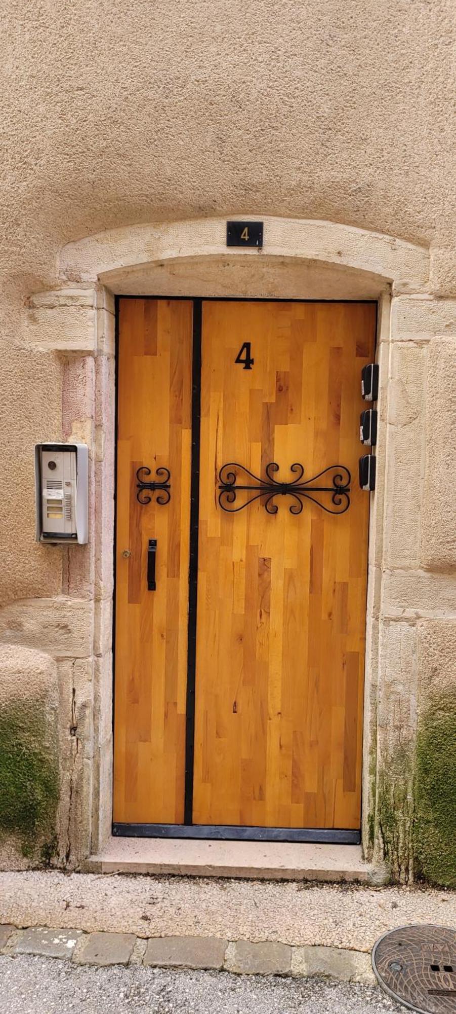Des Histoires D'Anges - Cote Ville - 2 Meubles Classes - Accueil Velo トゥールニュ エクステリア 写真